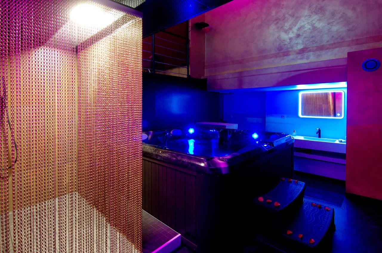 Mieuxqualhotel Jacuzzi Privatif Love Room Bordeaux Luaran gambar